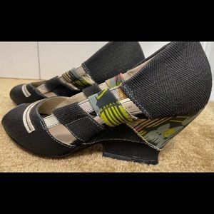 Bobbi Blu Shoes Heels Women’s Size 7.5 Black leather Patchwork Peep Toe 3” heel